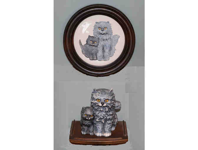 W. Goebel-Porzellanfabrik Cat Plate with Cat Figurine and Wood Wall Stand