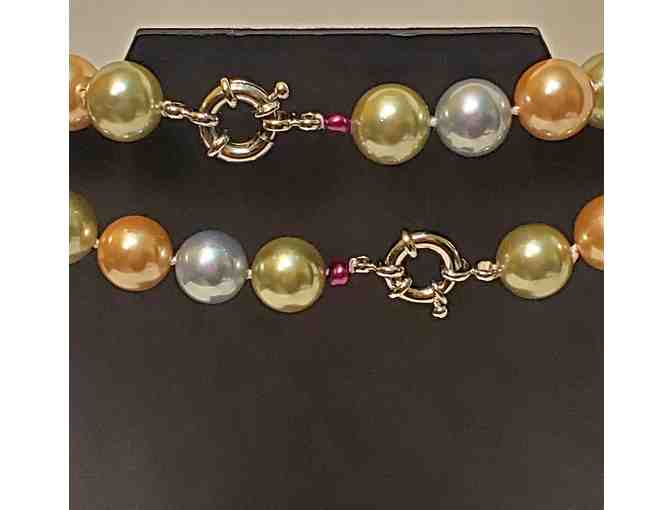 Necklace -- Tri-Color Shell Pearls -- 17' in length