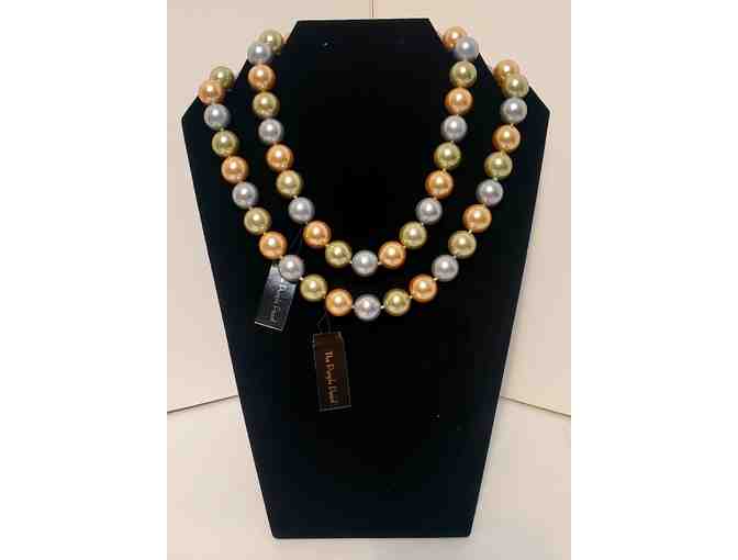 Necklace -- Tri-Color Shell Pearls -- 17' in length