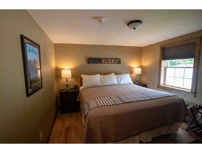 One-Night Stay at the Common Man Inn & Spa, Plymouth, NH