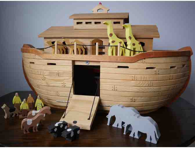 Rare, Handcrafted Noah's Ark Replica - Photo 2