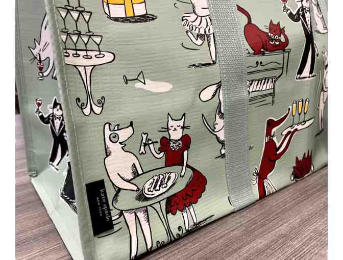 Kate Loves Christmas Shopping