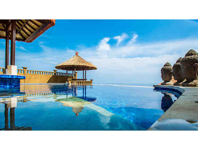 World Traveler Package - Photo 2