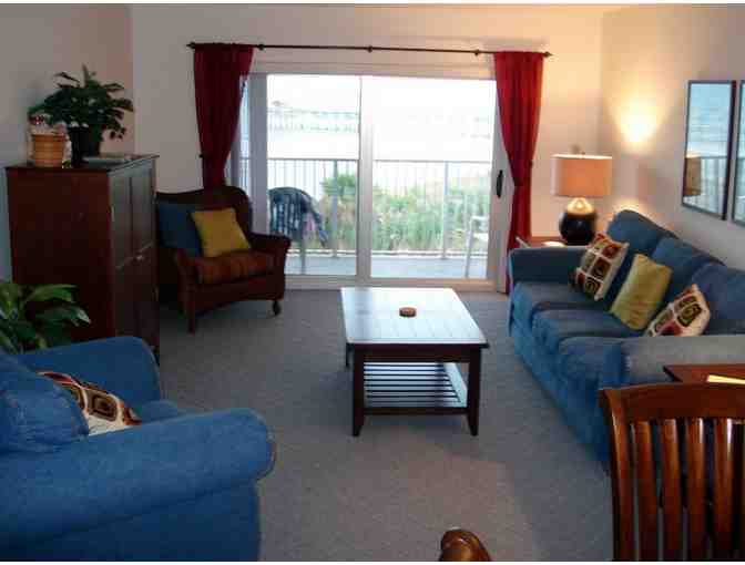 One week at a luxury three bedroom, two bath oceanfront condo at Cocoa Beach, Florida - Photo 4