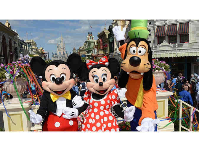 Disney World Resort Family Adventure 4 Night, 1-Room Hotel Stay for (4)