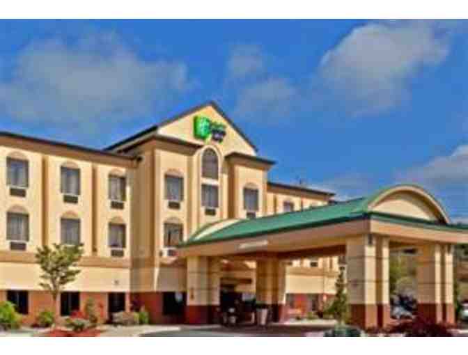 1 Night Stay at The Holiday Inn Exp. in Newton PLUS Lunch Or Dinner for 2 at Applebee's - Photo 1