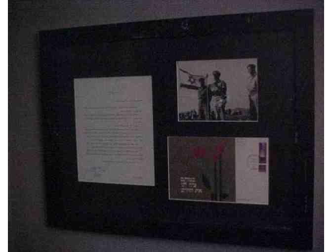 Moshe Dayan Autographed Display - Photo 1