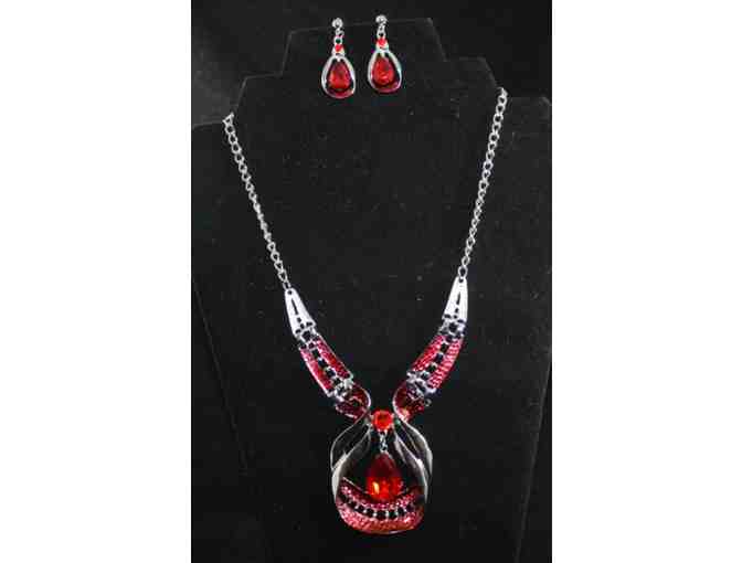 RED CRYSTAL WAVE DROPLET STATEMENT NECKLACE & TEARDROP EARRINGS