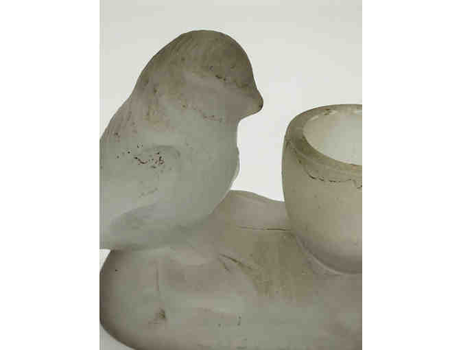 Frosted pressed glass toothpick holder with chick "just out" from 1876 - Photo 2