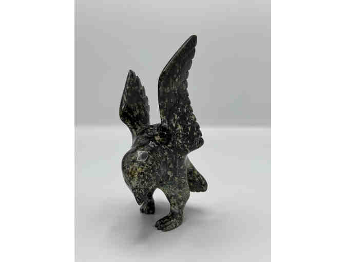 Carved eagle in serpentine - Inuit possible Kinngait (Cape Dorset)